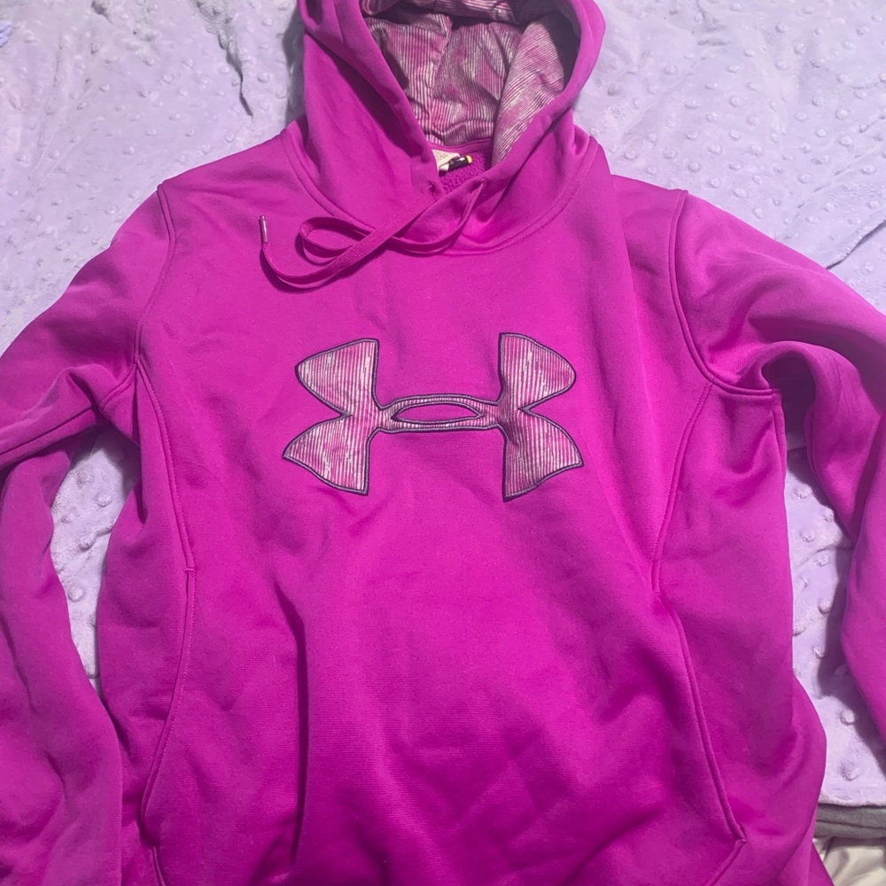 Under Armour purple hoodie, no flaws!